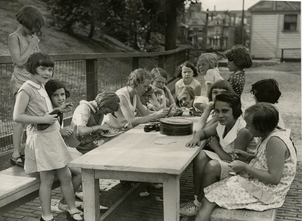 1932: Sewing